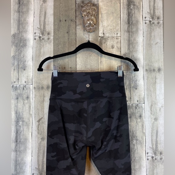 Lululemon Wunder Under Pant in Savasana Camo Size 6. - Picture 5 of 15